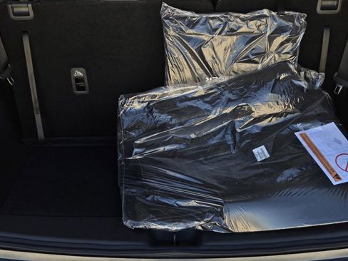 New 2026 Nissan Pathfinder SL image 9