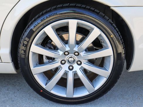 Used 2008 Jaguar XJ8 L RWD image 20