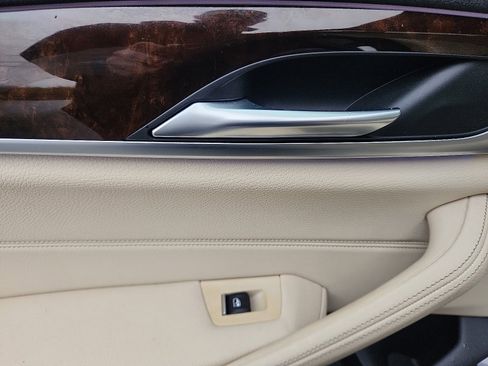 Used 2019 BMW 530i xDrive w/ Convenience Package image 29