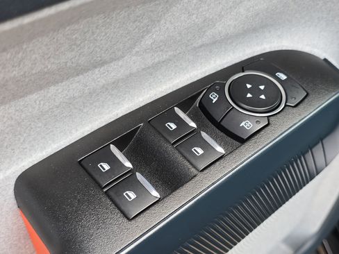 Certified 2024 Ford Maverick XLT w/ XLT Luxury Package image 13