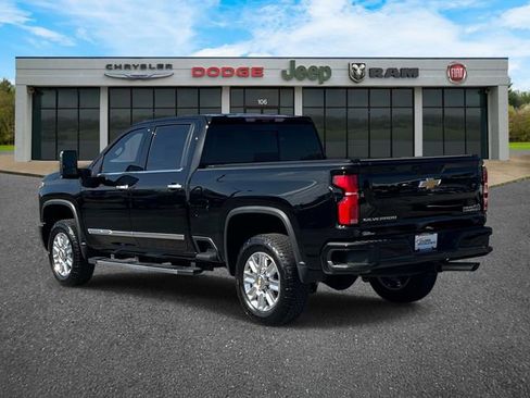 Used 2024 Chevrolet Silverado 2500 High Country w/ Technology Package AWD/4WD image 32