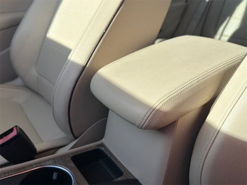 Used 2018 Volkswagen Passat 2.0T SE image 21