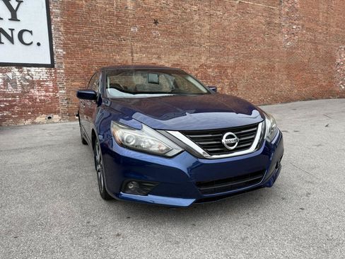 Used 2016 Nissan Altima 2.5 SR FWD image 2