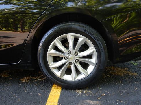Used 2020 Chevrolet Malibu LT FWD image 30