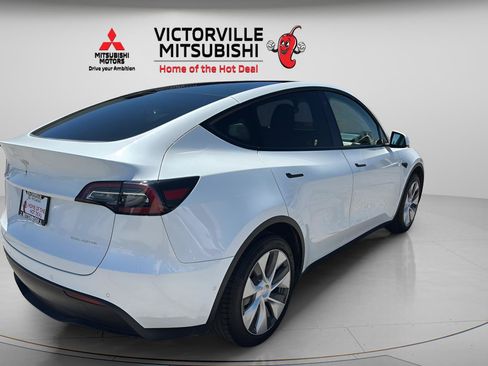 Used 2021 Tesla Model Y Long Range AWD/4WD image 9