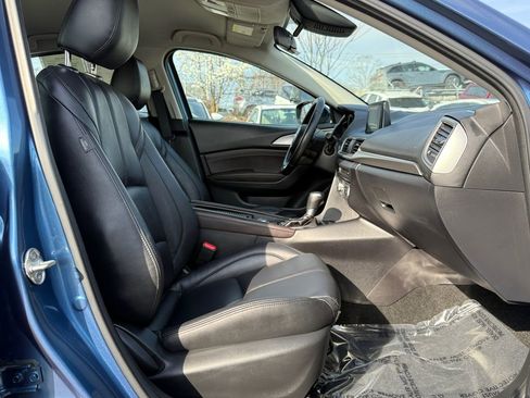 Used 2018 MAZDA MAZDA3 Touring image 25