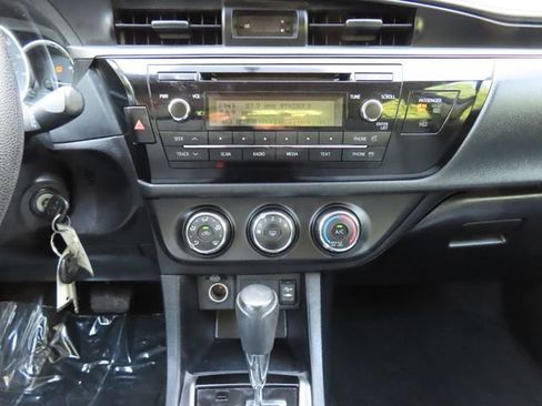 Used 2014 Toyota Corolla L FWD image 19