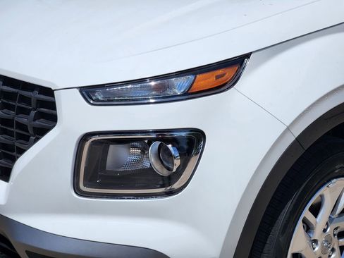New 2026 Hyundai Venue SE FWD image 5