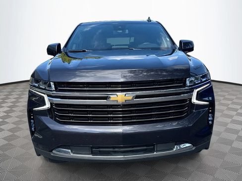 Used 2023 Chevrolet Suburban LT w/ Luxury Package RWD image 2