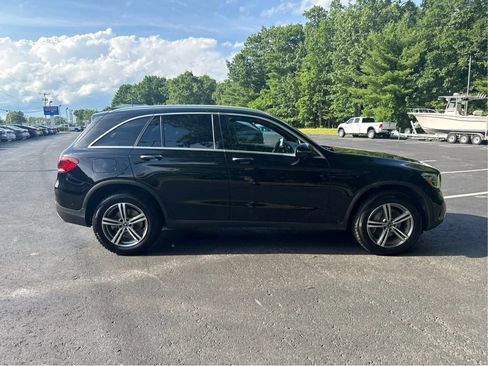 Used 2021 Mercedes-Benz GLC 300 4MATIC image 10