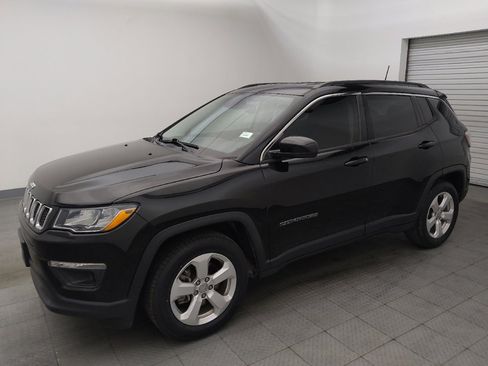 Used 2019 Jeep Compass Latitude image 2