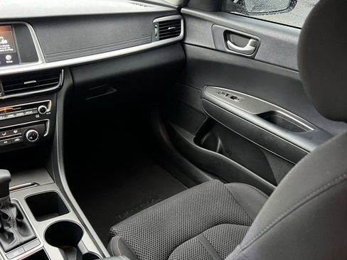 Used 2019 Kia Optima LX image 16
