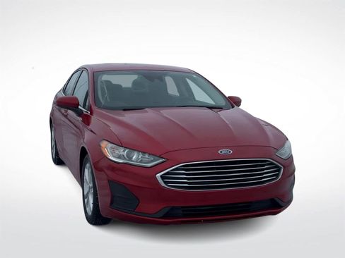 Used 2020 Ford Fusion SE image 3