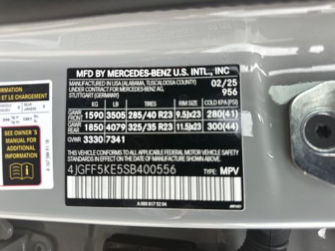 Used 2025 Mercedes-Benz GLS 450 4MATIC image 36
