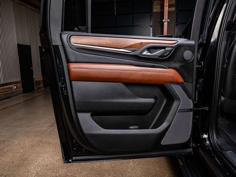 Used 2023 GMC Yukon XL Denali Ultimate image 40