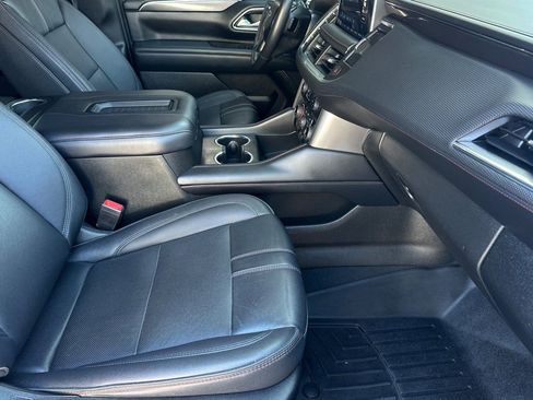 Used 2022 Chevrolet Tahoe RST w/ Luxury Package AWD/4WD image 16