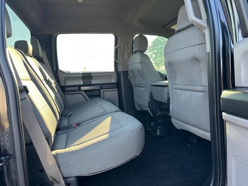 Used 2016 Ford F150 XLT image 32