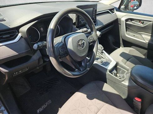 Used 2021 Toyota RAV4 XLE w/ Carpet Mat Package (TMS) AWD/4WD image 8