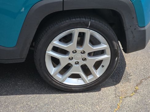 Used 2021 Jeep Renegade Latitude w/ Convenience Group FWD image 34