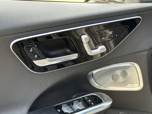 Used 2023 Mercedes-Benz C 300 Sedan image 21