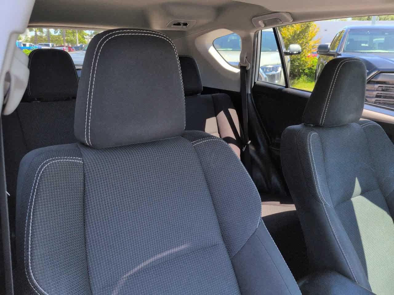 Used 2018 Toyota RAV4 XLE FWD image 7