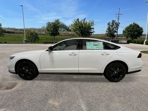 New 2025 Honda Accord SE image 2