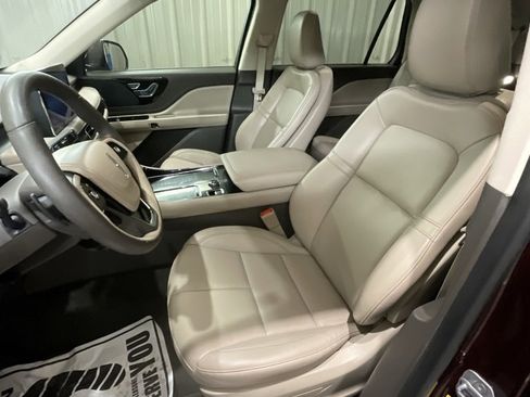 Used 2023 Lincoln Aviator 2WD w/ Premium Package image 10