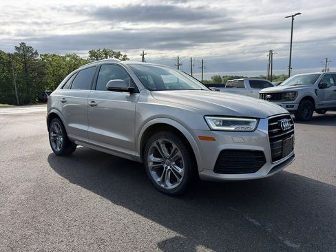 Used 2017 Audi Q3 2.0T Prestige w/ Prestige Package image 2