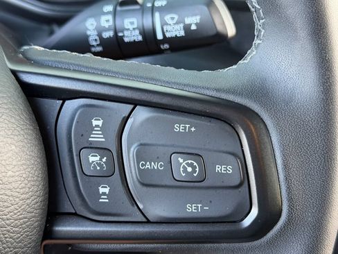 Used 2025 Jeep Wrangler Unlimited Sport AWD/4WD image 24