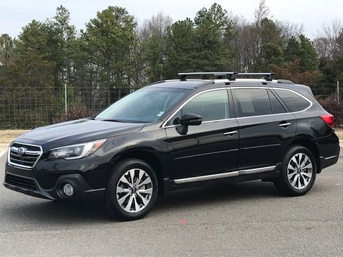 Used 2018 Subaru Outback 2.5i Touring image 1