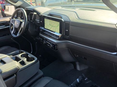 Used 2025 Chevrolet Silverado 1500 LT RWD image 9