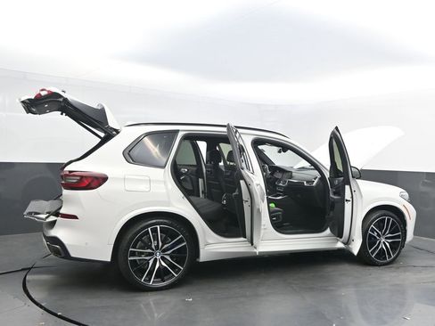 Certified 2023 BMW X5 M50i w/ Executive Package image 50