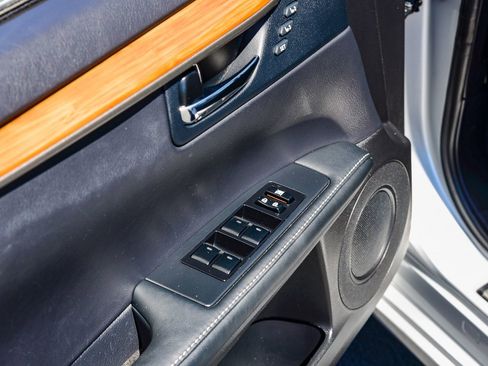 Used 2014 Lexus ES 300h w/ Luxury Package w/Bamboo Trim FWD image 27