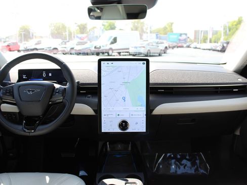 Used 2022 Ford Mustang Mach-E Premium image 10