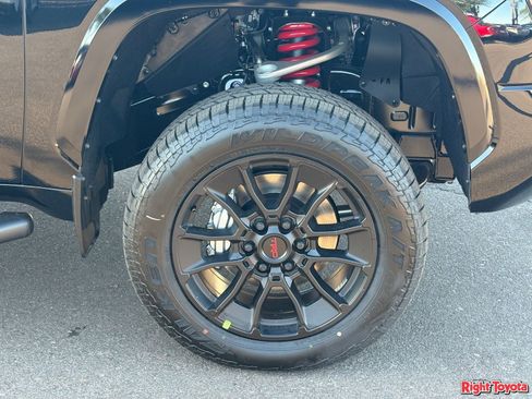 New 2026 Toyota Tundra Limited AWD/4WD image 13