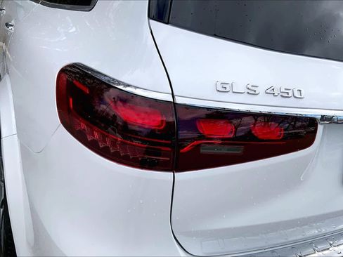 New 2026 Mercedes-Benz GLS 450 4MATIC image 18