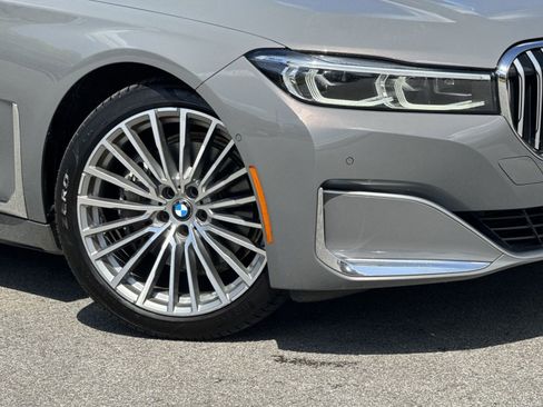 Used 2022 BMW 740i w/ Premium Package image 13
