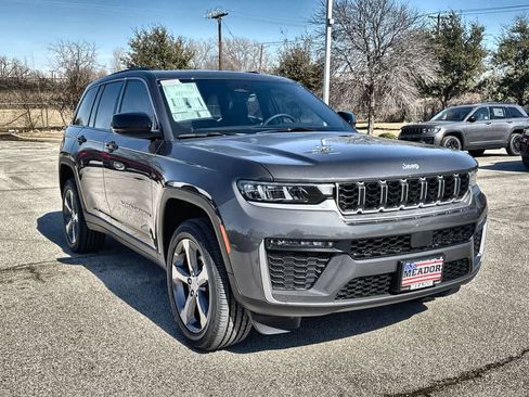 New 2026 Jeep Grand Cherokee Limited RWD image 6