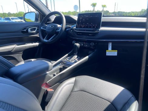 New 2026 Jeep Compass Latitude AWD/4WD image 14