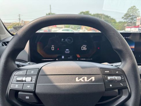 Used 2025 Kia K4 FWD image 34