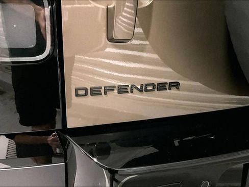 Certified 2026 Land Rover Defender 110 S AWD/4WD image 7