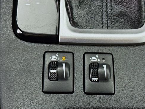 Used 2018 Toyota Highlander XLE image 12