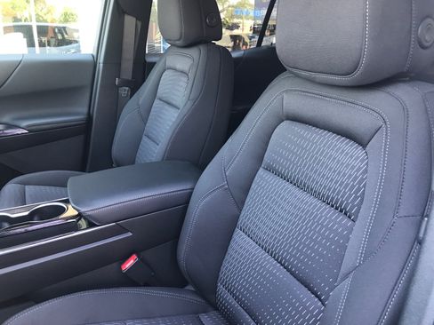 New 2025 Chevrolet Equinox LT w/ Safety and Technology Package FWD image 18