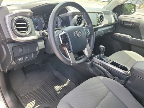 Used 2023 Toyota Tacoma SR5 AWD/4WD image 19