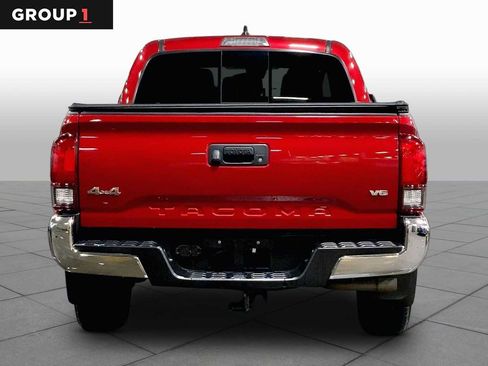 Certified 2021 Toyota Tacoma SR5 AWD/4WD image 5