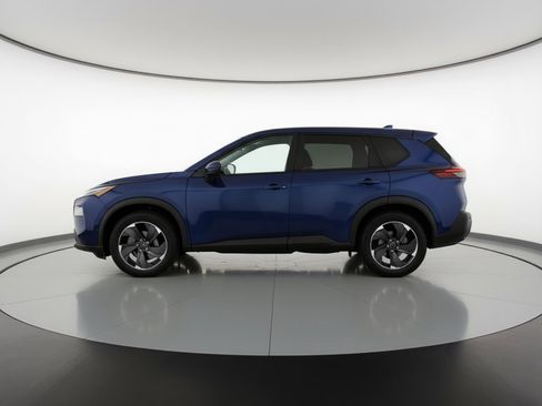 Used 2025 Nissan Rogue SV FWD image 5