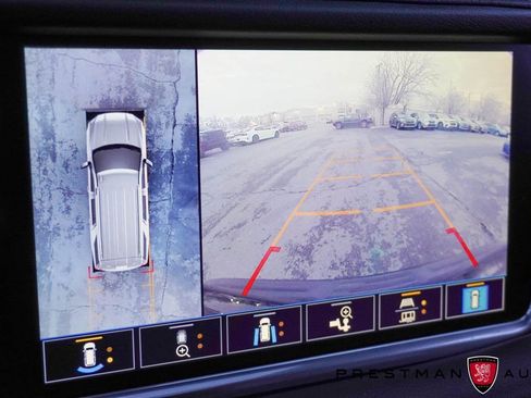 Used 2021 GMC Yukon XL Denali w/ Denali Premium Package image 28