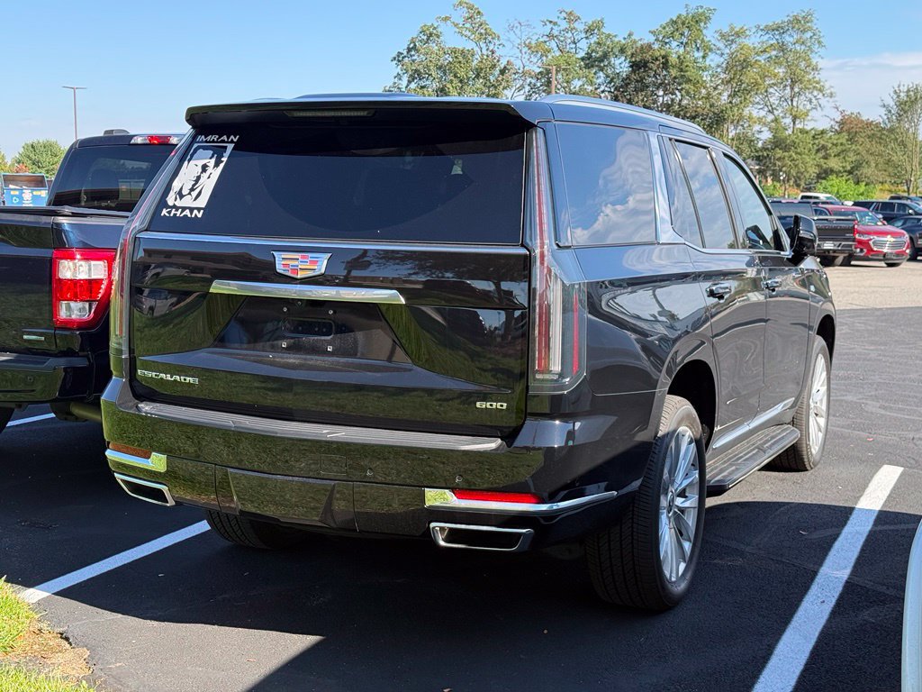 Used 2025 Cadillac Escalade Luxury AWD/4WD image 6