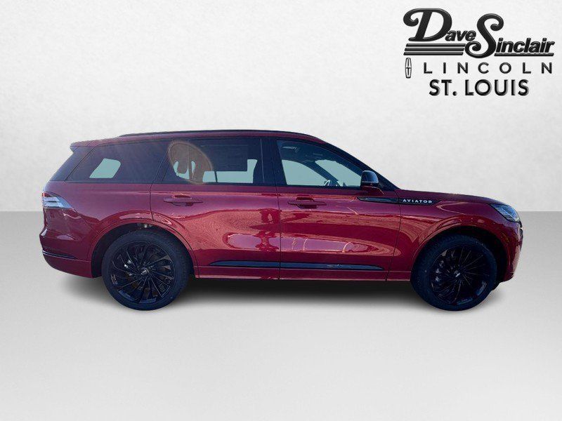 Used 2025 Lincoln Aviator Reserve w/ Equipment Group 201A AWD/4WD image 4