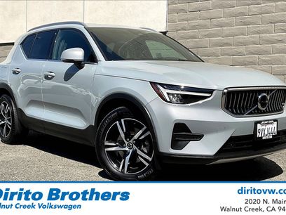 Used 2025 Volvo XC40 B5 Core